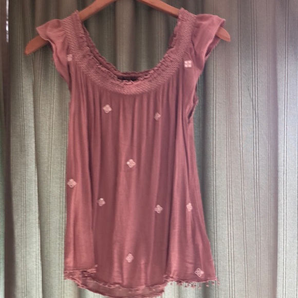 American Eagle Outfitters Tops - Woman’s top American Eagle XS